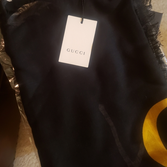 Authentic Gucci Coco Captain Logo Shawl/Scarf  "Tomorrow is not Yesterday " - Picture 4 of 6